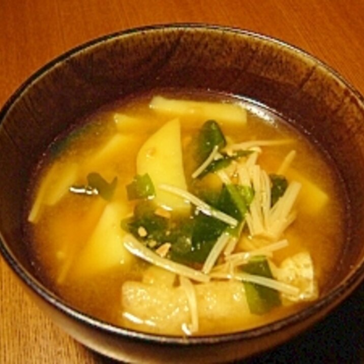 我が家の味噌汁 じゃがいもとえのきとわかめと油揚げ レシピ 作り方 By えだまめ大好き 楽天レシピ 我が家の味噌汁 じゃがいもとえのきとわかめと油揚げ レシピ 作り方 By えだまめ大好き 楽天レシピ